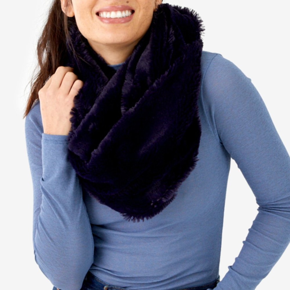 NWT THE JETSET DIARIES Infinity Faux Fur Scarf